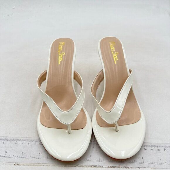 Milooey shoes Womens Flip Flop Sandals Slip on Kitten Heel Mules Round Toe White - Picture 3 of 8